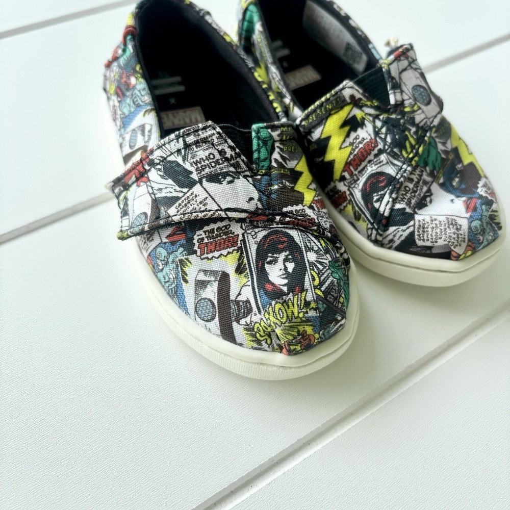 Toms x Marvel Kids Size 5 Classic Multi Marvel Comic Pop Print Shoes - Picture 4 of 12